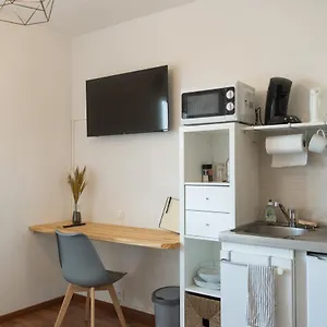 studio-renove-proche-centre-ville-rodez.midi-pyreneeshotels.com/